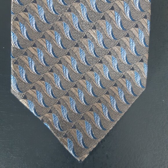 Kolte Italy 100% Silk Men's Tie Beige, Tan & Blue Diagonal Pattern - Picture 2 of 9